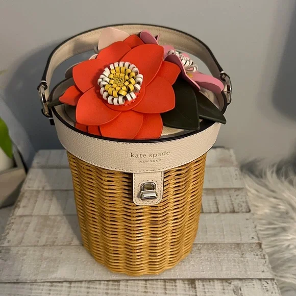 Kate spade wicker flower bouquet bag - Picture 1 of 13